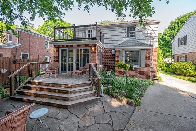 6041 N Santa Monica BOULEVARD, Whitefish Bay, WI 53217