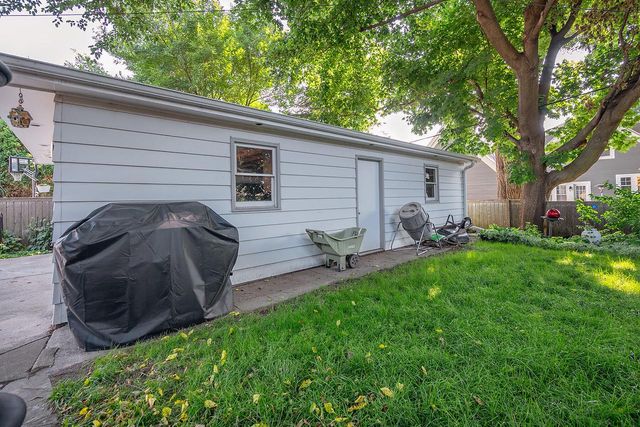 6041 N Santa Monica BOULEVARD, Whitefish Bay, WI 53217