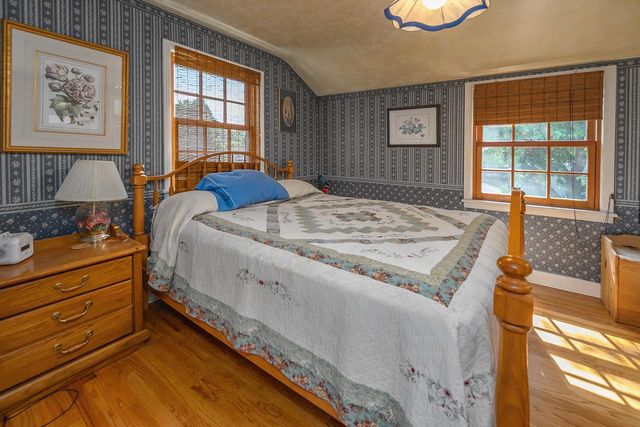 6041 N Santa Monica BOULEVARD, Whitefish Bay, WI 53217