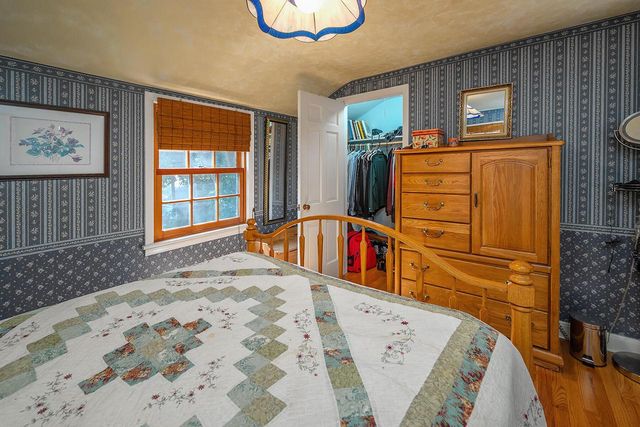 6041 N Santa Monica BOULEVARD, Whitefish Bay, WI 53217
