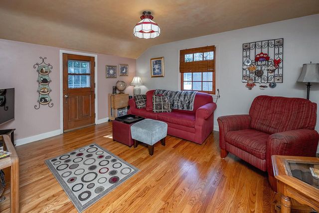 6041 N Santa Monica BOULEVARD, Whitefish Bay, WI 53217