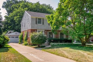 6041 N Santa Monica BOULEVARD, Whitefish Bay, WI 53217