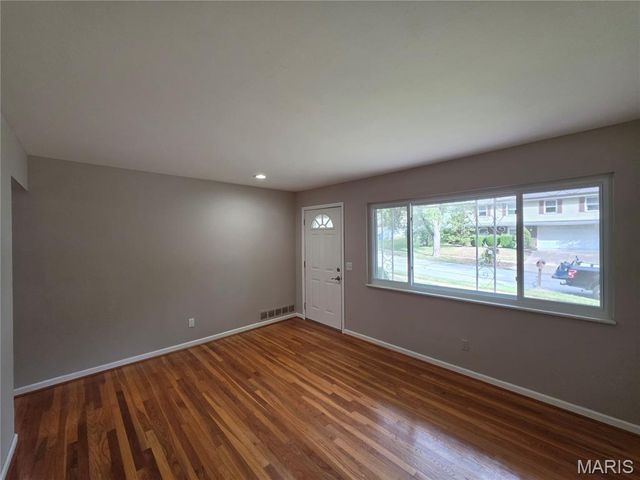 4271 Martyridge Drive, St Louis, MO 63129