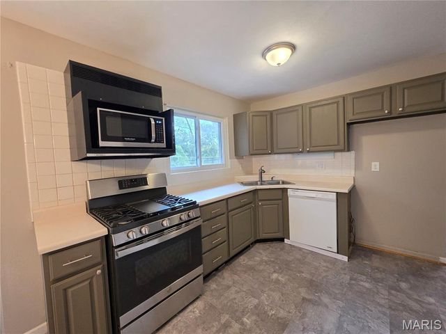 4271 Martyridge Drive, St Louis, MO 63129