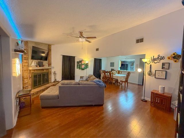 35058 WHISPERING OAKS BOULEVARD, Dade City, FL 33523