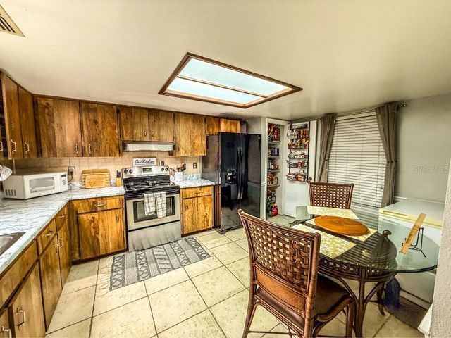 35058 WHISPERING OAKS BOULEVARD, Dade City, FL 33523