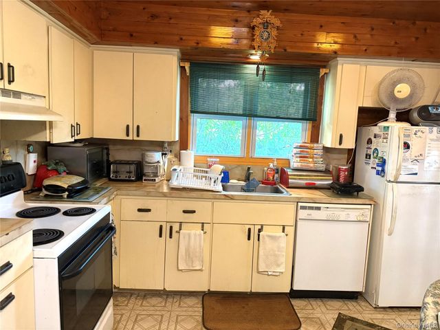 70 Brushwood Drive, Shirley, NY 11967
