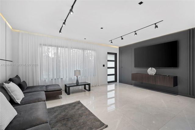 1101 N 14th Avenue, Hollywood, FL 33020