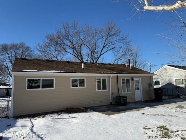 26754 Margaret Street, Roseville, MI 48066