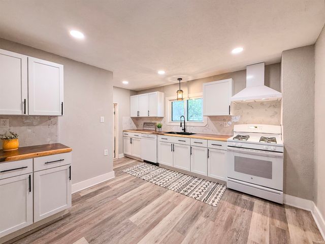 4025 Tacoma Avenue, Fort Wayne, IN 46807