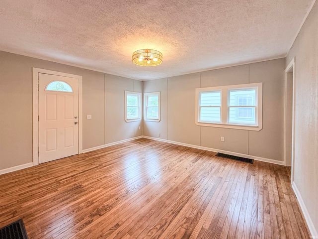 4025 Tacoma Avenue, Fort Wayne, IN 46807
