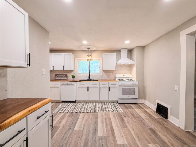 4025 Tacoma Avenue, Fort Wayne, IN 46807