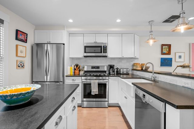 5 School Street U2, Provincetown, MA 02657