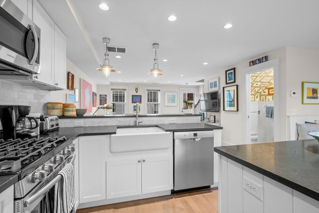 5 School Street U2, Provincetown, MA 02657