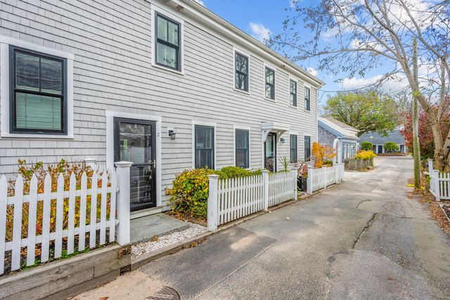 5 School Street U2, Provincetown, MA 02657