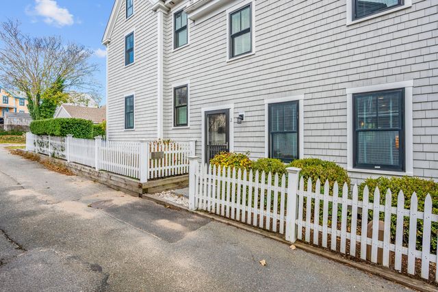 5 School Street U2, Provincetown, MA 02657