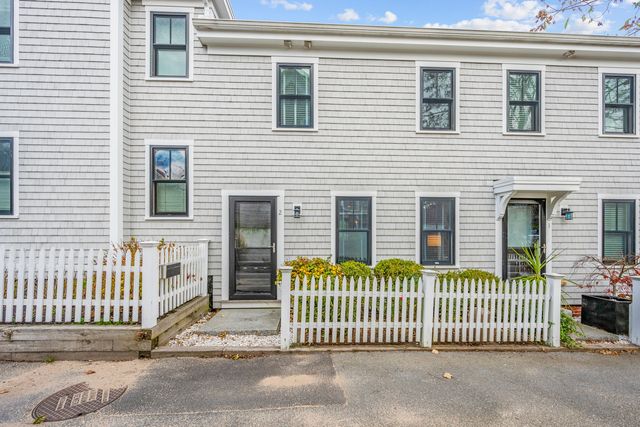 5 School Street U2, Provincetown, MA 02657