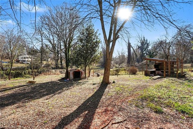 4446 White Rock Road, Winston-salem, NC 27105