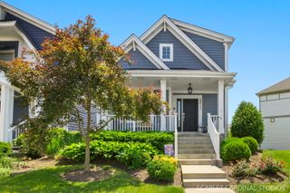 28W773 Stafford Place, Warrenville, IL 60555