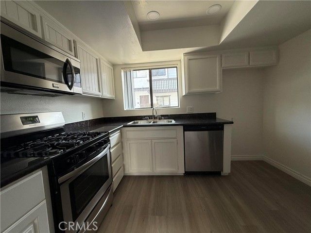 5250 colodny Drive 22, Agoura Hills, CA 91301