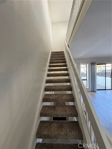 5250 colodny Drive 22, Agoura Hills, CA 91301