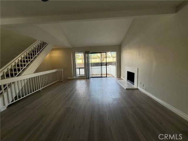 5250 colodny Drive 22, Agoura Hills, CA 91301