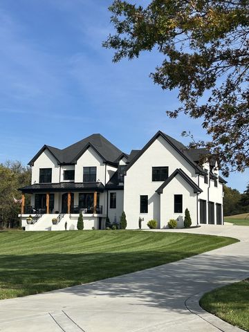 4223 Ironwood Dr, Greenbrier, TN 37073