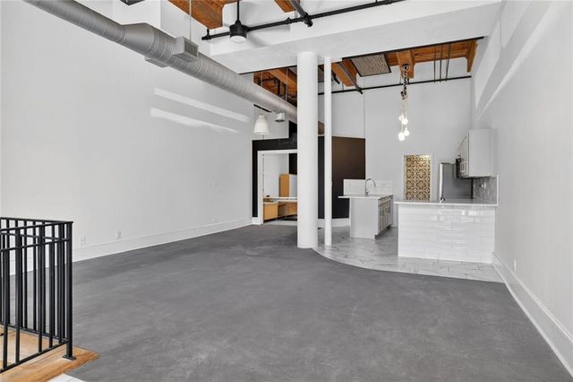 609 CENTRAL Street 1104, Kansas City, MO 64105