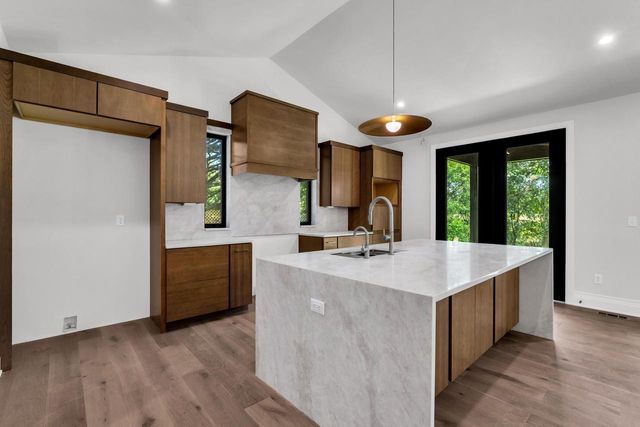 W5303 Briarwood ROAD, Elkhorn, WI 53121