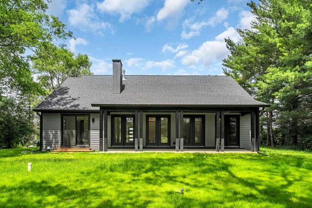 W5303 Briarwood ROAD, Elkhorn, WI 53121