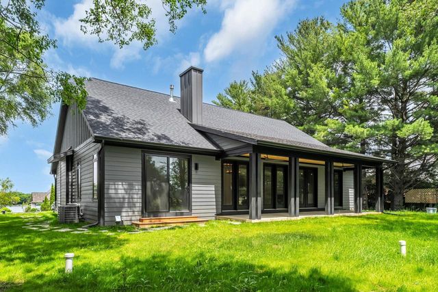 W5303 Briarwood ROAD, Elkhorn, WI 53121