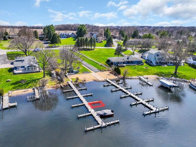W5303 Briarwood ROAD, Elkhorn, WI 53121
