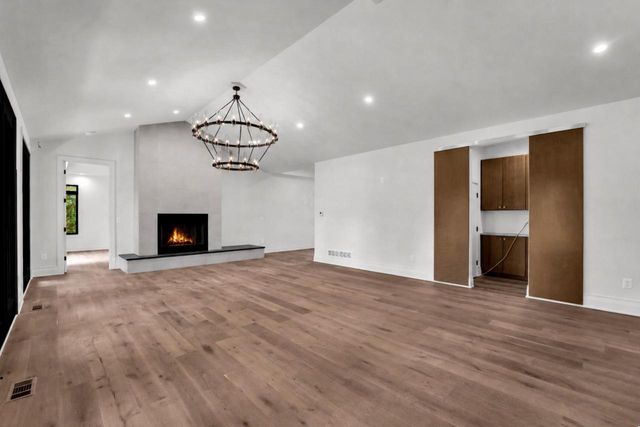 W5303 Briarwood ROAD, Elkhorn, WI 53121