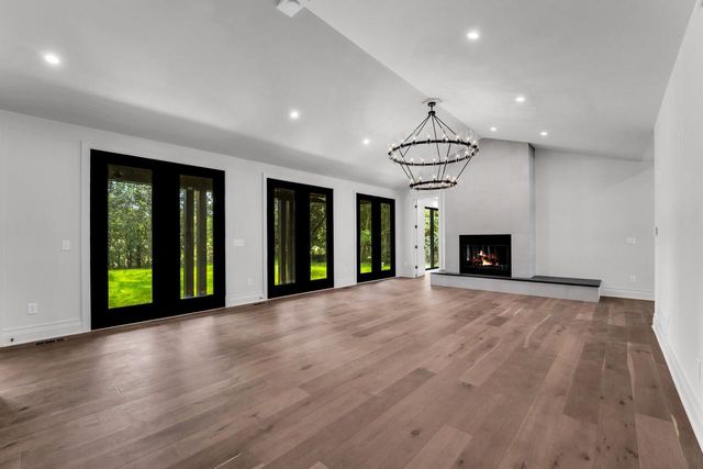 W5303 Briarwood ROAD, Elkhorn, WI 53121