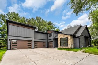 W5303 Briarwood ROAD, Elkhorn, WI 53121