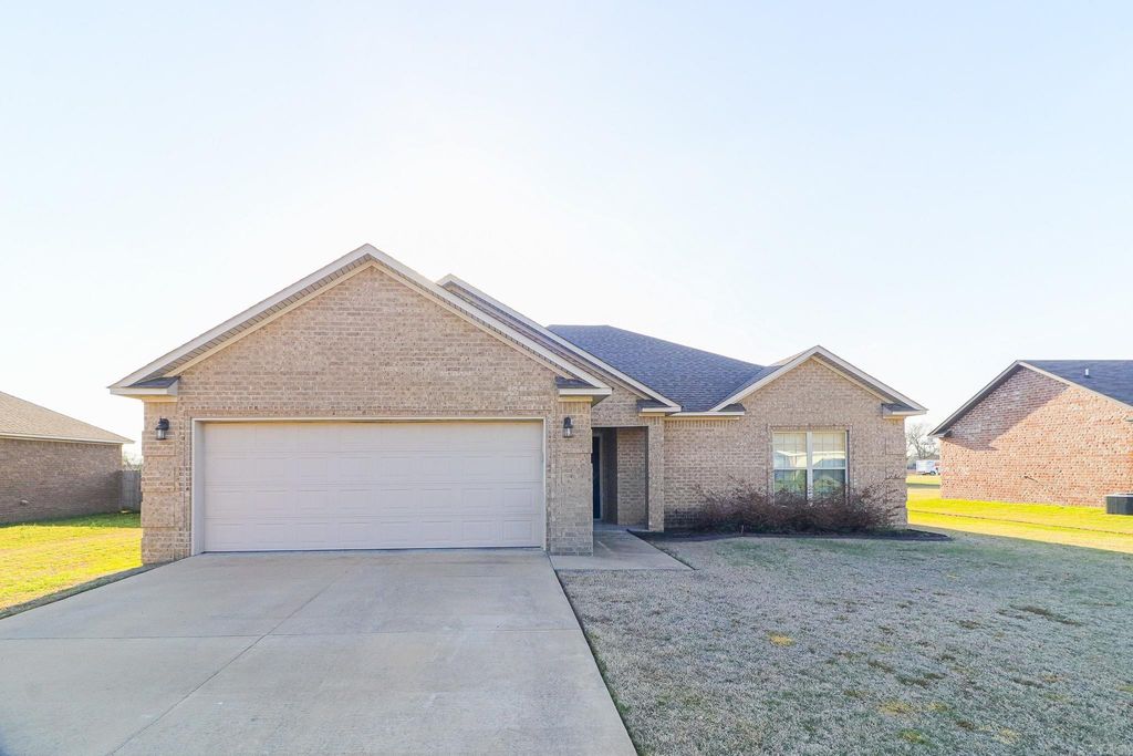 417 Arrowhead Road, Trumann, AR 72472