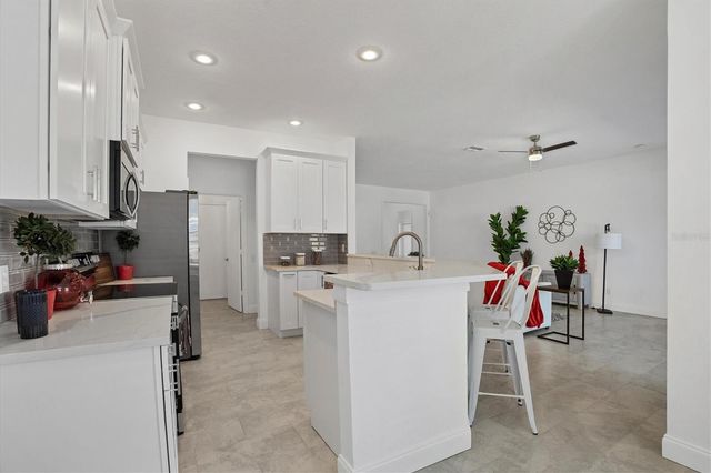 5511 46TH ST E, Bradenton, FL 34203