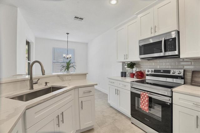 5511 46TH ST E, Bradenton, FL 34203