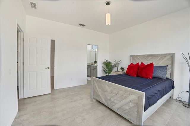 5511 46TH ST E, Bradenton, FL 34203