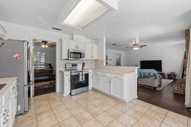 9830 Ellen Street, Baytown, TX 77521