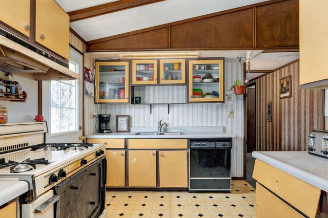 824 E Burford Street, Marshfield, MO 65706