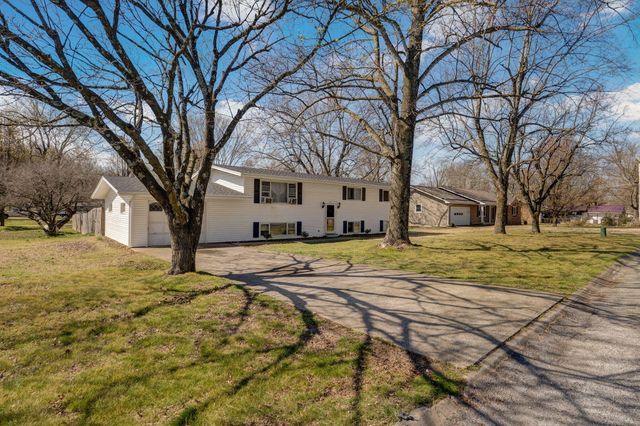 824 E Burford Street, Marshfield, MO 65706