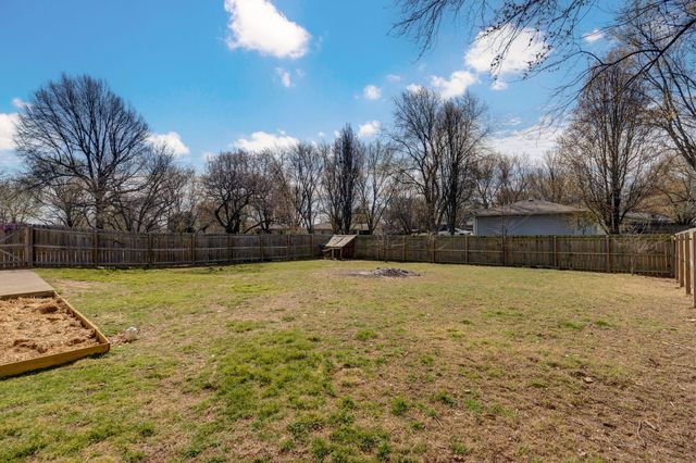 824 E Burford Street, Marshfield, MO 65706