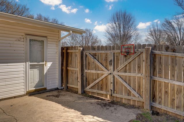 824 E Burford Street, Marshfield, MO 65706