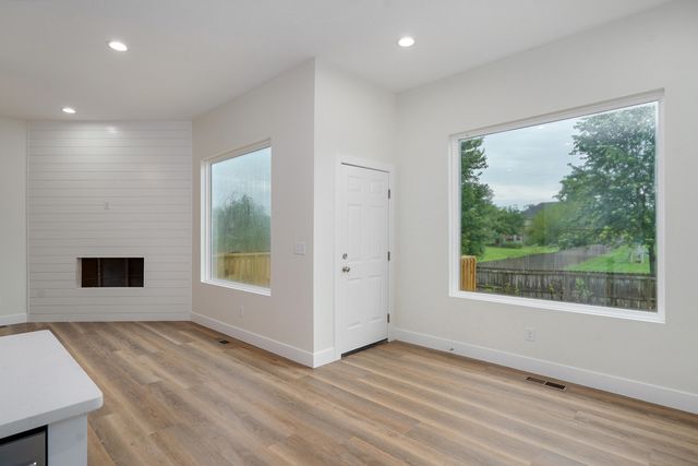 3026 E Bradford East Street, Republic, MO 65738