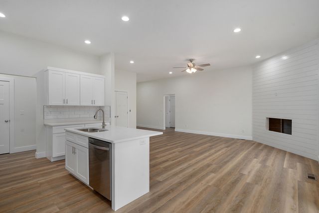 3026 E Bradford East Street, Republic, MO 65738