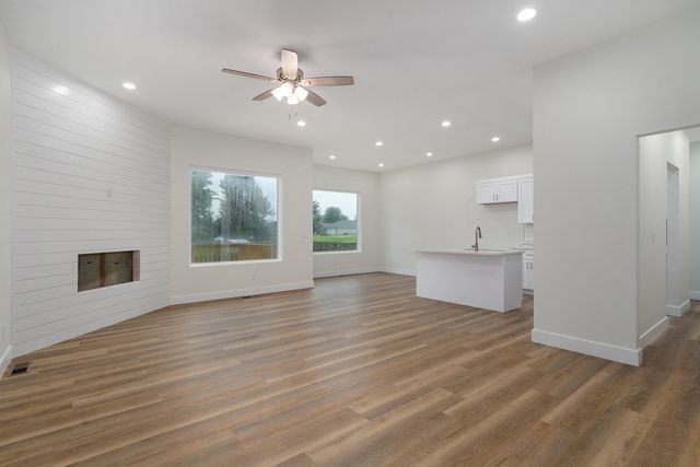 3026 E Bradford East Street, Republic, MO 65738