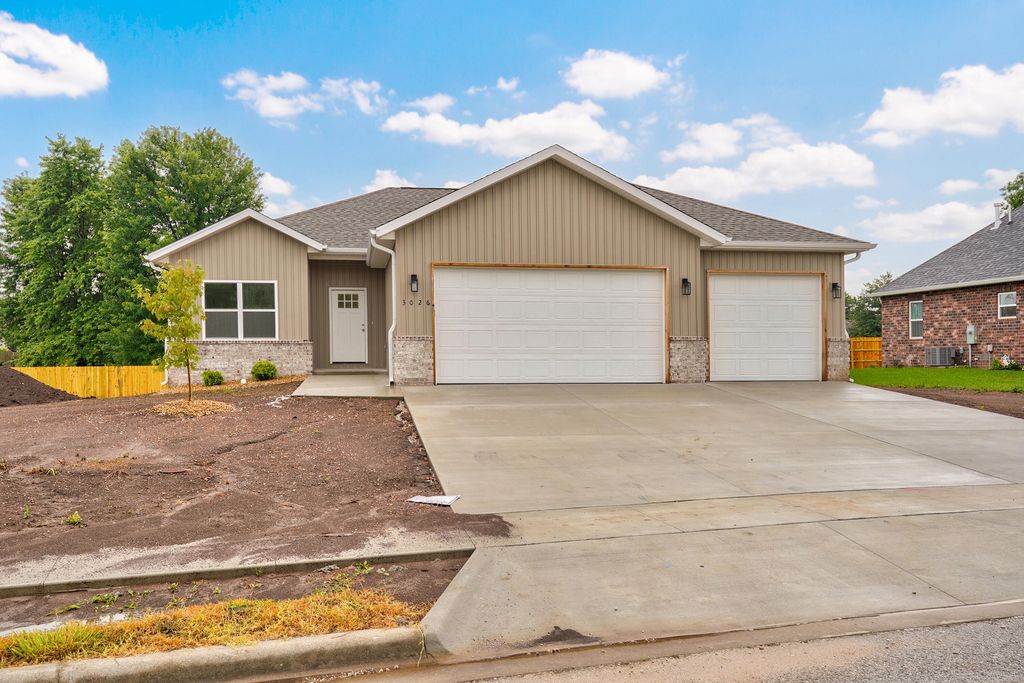 3026 E Bradford East Street, Republic, MO 65738