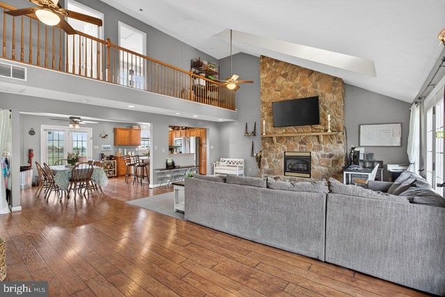 8570 S MIDDLE RD, Mount Jackson, VA 22842