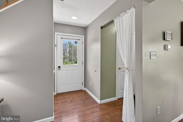 8570 S MIDDLE RD, Mount Jackson, VA 22842